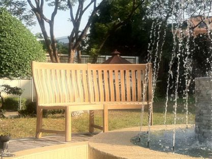 Malvern Curved Bench | FSC® Certified