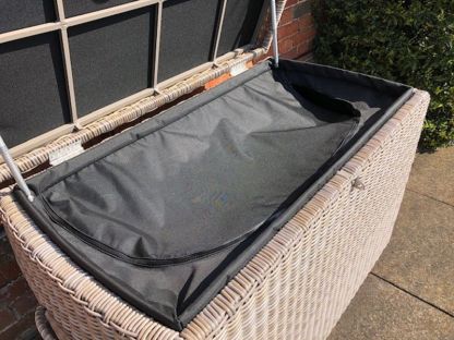 Meteor Cushion Box