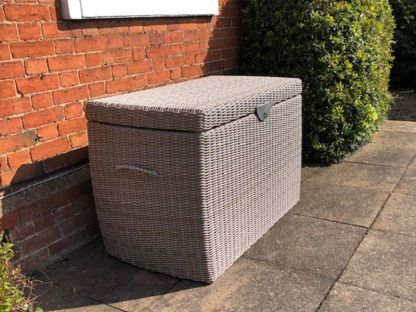 Meteor Cushion Box
