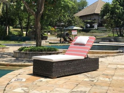 Midnight Montana Sun Lounger