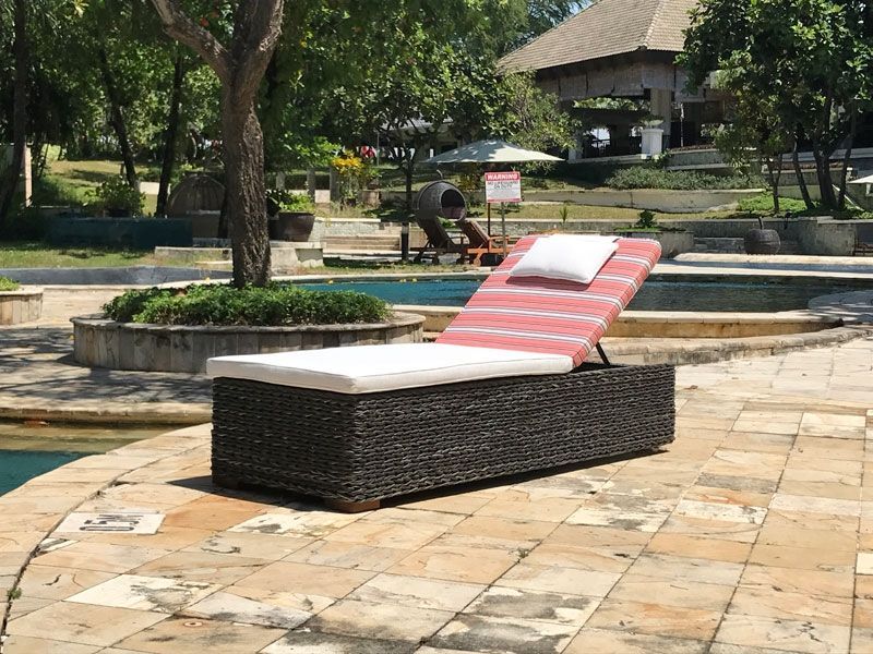 Midnight Montana Sun Lounger-Garden Furniture Centre-MidInstock,instock,MidRange,Rattan,Loungers,Rattan Furniture,Loungers & Daybeds,Montana Range,Rattan Loungers,Montana,Rattan Loungers Loungers-{collection_title}
