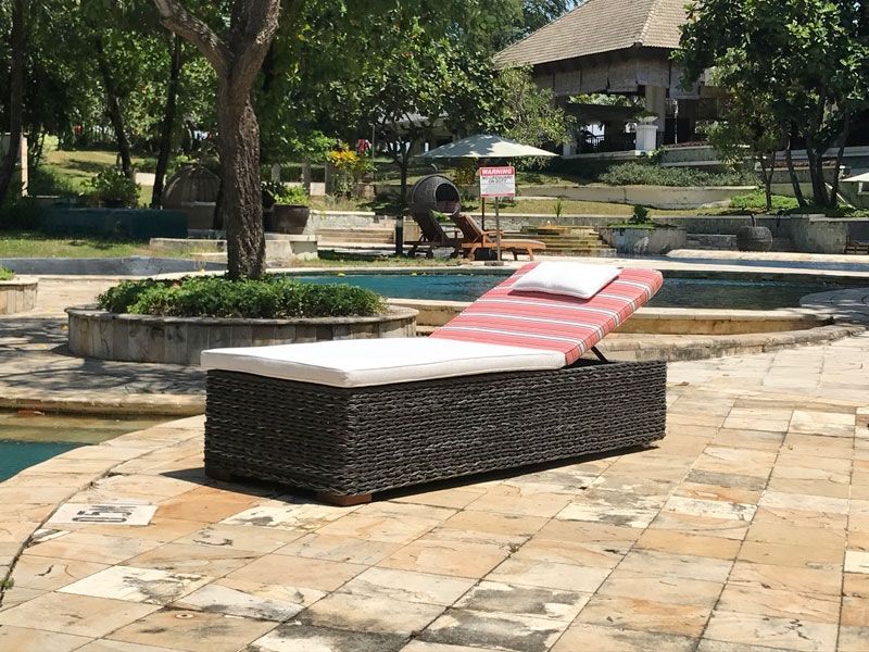 Midnight Montana Sun Lounger
