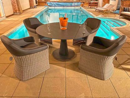 London 4 Chair Round Dining Set