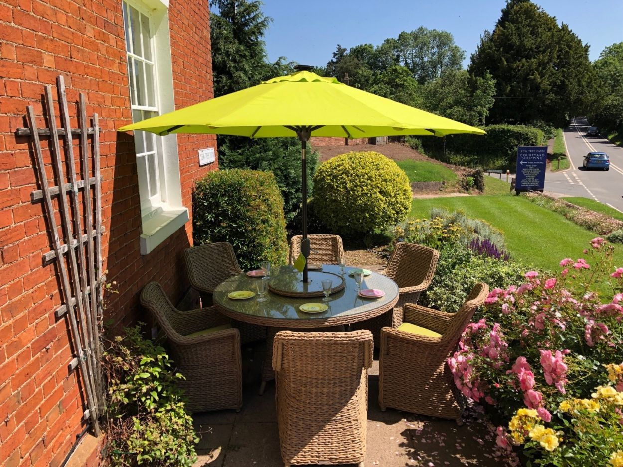 Montana Round Dining Table-Garden Furniture Centre-MidInstock,instock,HighRange,MidRange,Dining Table,Outdoor Furniture,Rattan Furniture,Montana Range,Outdoor Dining,Rattan,Tables,Montana,Rattan Tables-{collection_title}