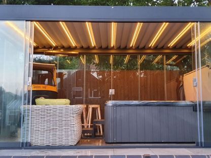 Pergo-Lux 5 x 3M Free Standing 