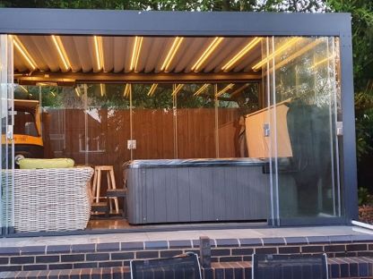Pergo-Lux 5 x 3M Free Standing 