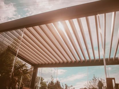 Bioclimatic Pergola 5 x 3.5M Free Standing | T6