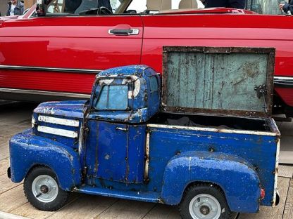 Pick-Up Truck Cooler 
