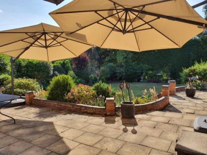 Cantilever Parasol - Roma 3.5m Diameter 