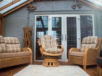 Moreton Swivel Suite