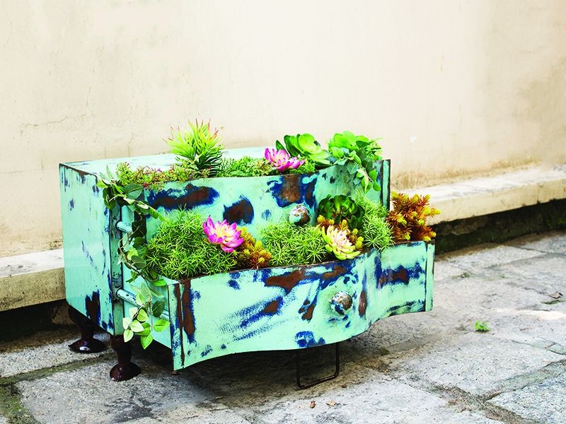 Suzy Planter-Garden Furniture Centre-48Hour Dispatch,LowRange,Ornaments,Accessories,Ranges,Think Outside Range,Metal Garden Ornaments,Garden Planters,Think Outside Range Ranges,Ornaments Accessories-{collection_title}