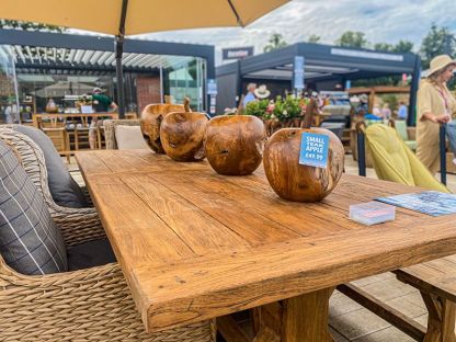 Valencia Dining Table 
