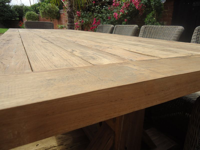 Valencia Dining Table 
