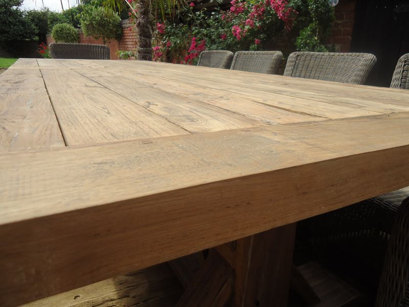 Valencia Dining Table 