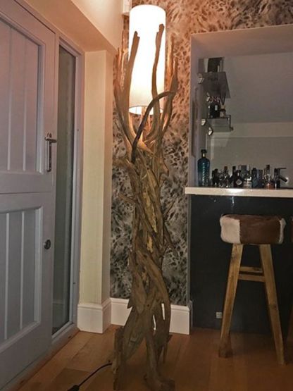 Villa Floor Lamp 
