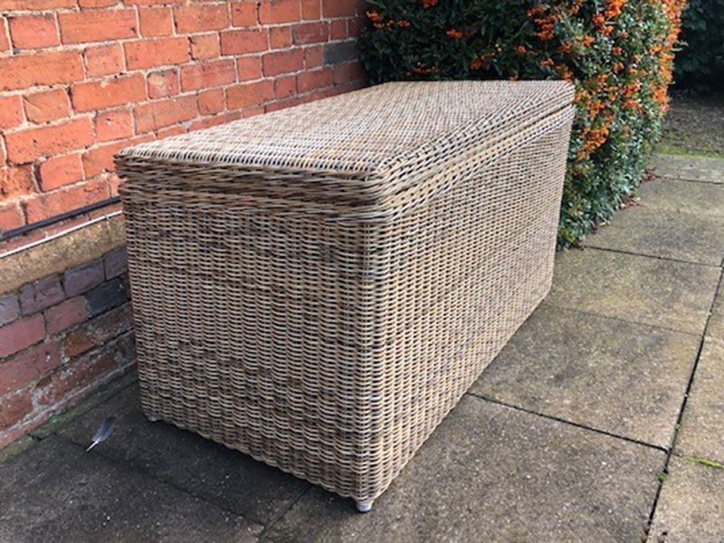 Willow Cushion Box