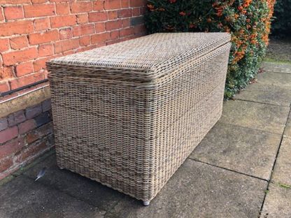 Willow Cushion Box