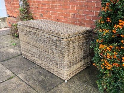 Willow Cushion Box