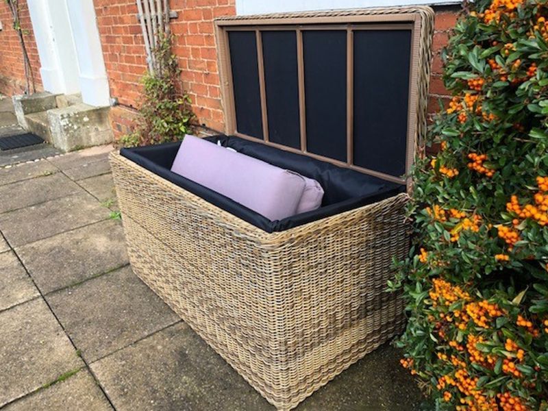Willow Cushion Box