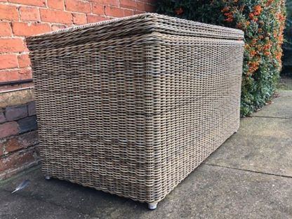 Willow Cushion Box