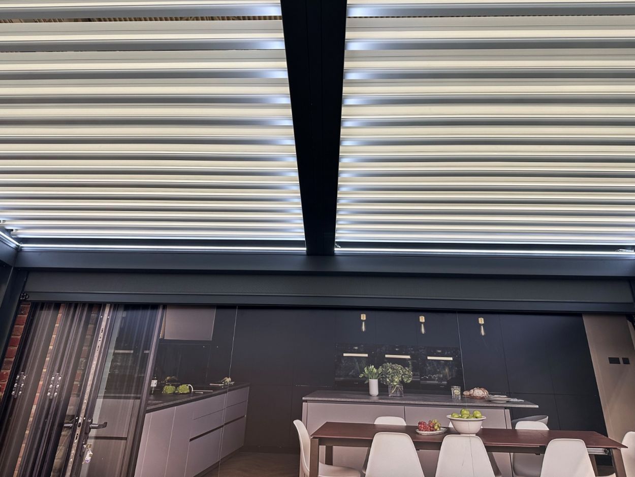 Wholesale Eclipse 6 X 4m LED Motorised Pergola | Free Standing