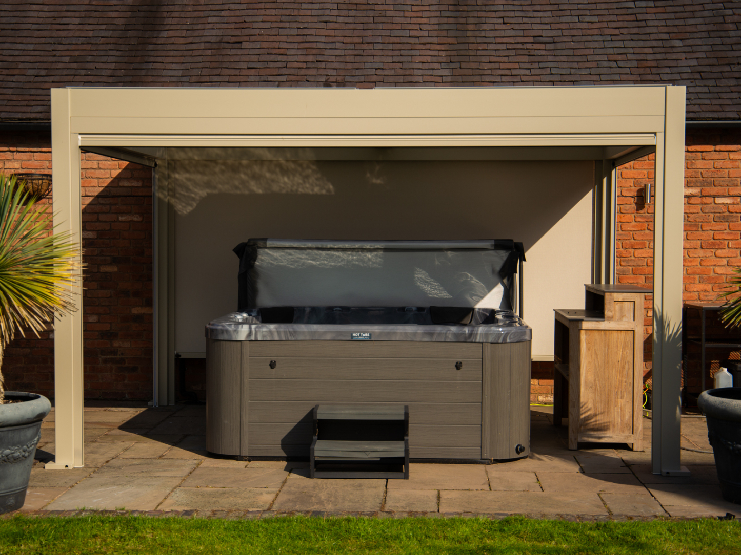 Eclipse 3 X 4m LED Motorised Pergola | Cotswold Stone | Free Standing