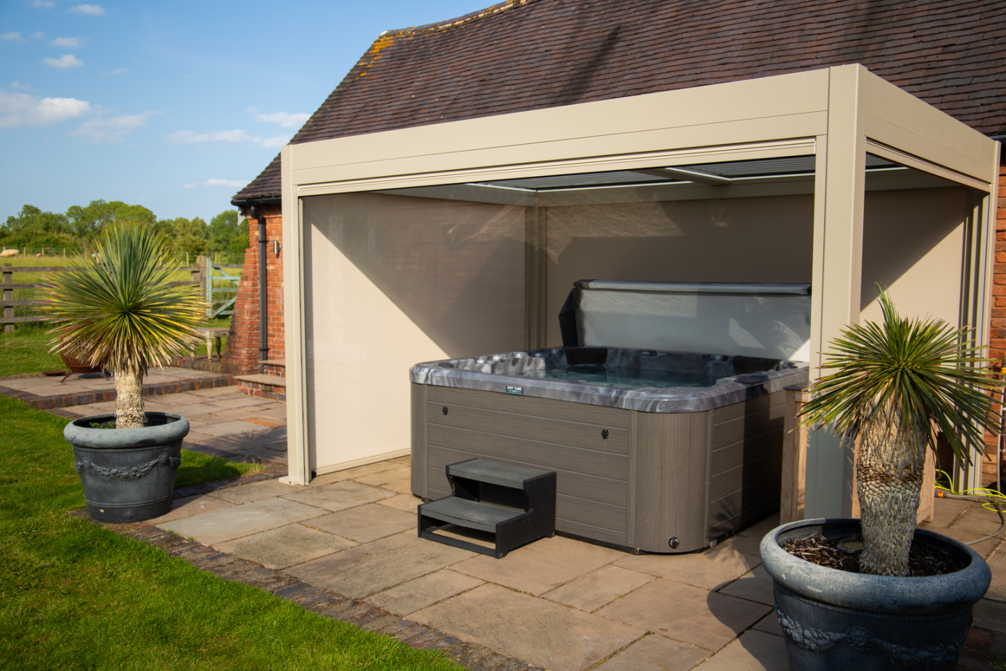 Eclipse 3 X 4m LED Motorised Pergola | Cotswold Stone | Free Standing