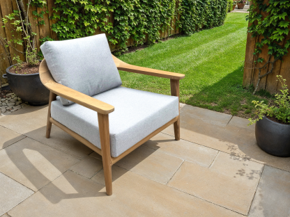 Veluta Curve Armchair | FSC® Certified