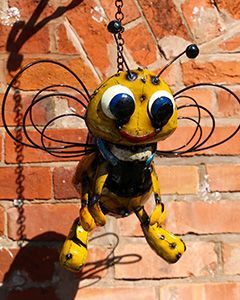 Wholesale Buzzy Bee Planter