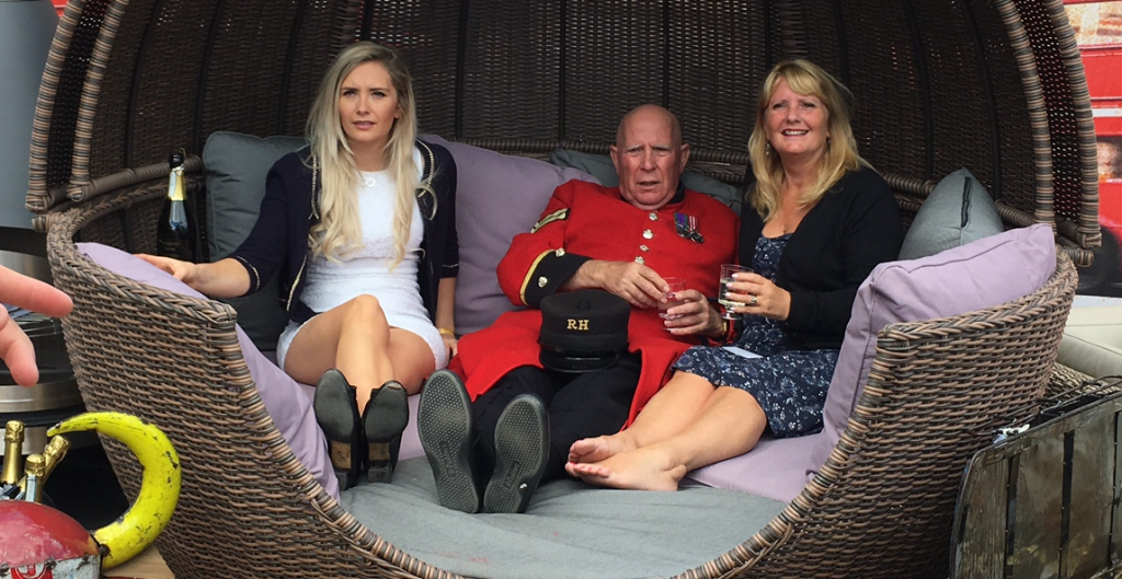 Dave the Chelsea Pensioner in the Apple Day Bed with the ladies