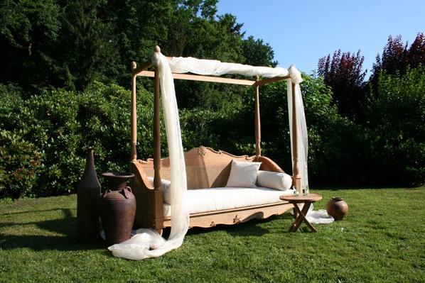 Garden Shade in the Day Bed