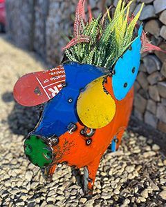 Wholesale Barnyard Flying Pig Planter 