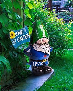 Wholesale Larry The Gnome Love Thy Garden