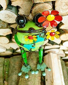 Wholesale Standing Frog With Flower