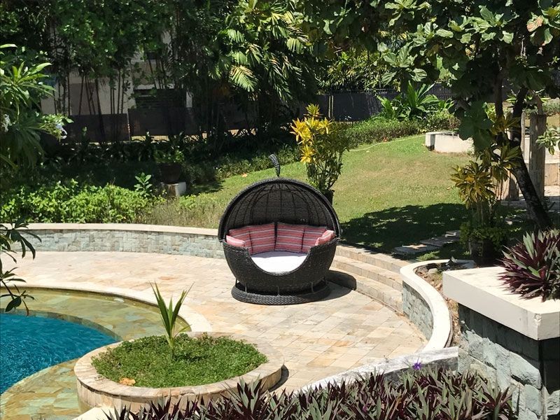 Wholesale Midnight Montana Apple Day Bed