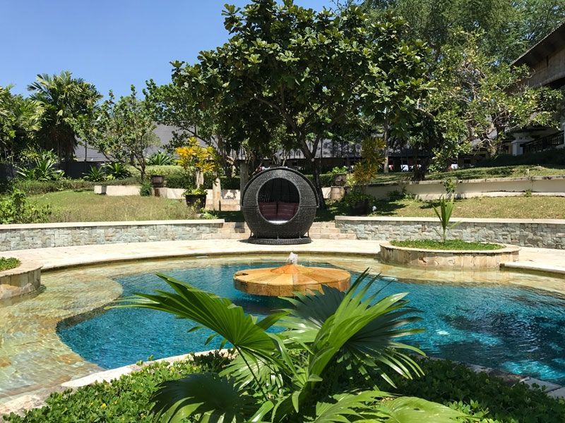 Wholesale Midnight Montana Apple Day Bed