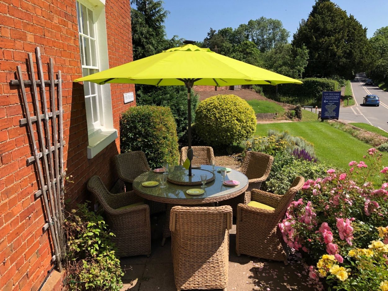 Montana Round Dining Table