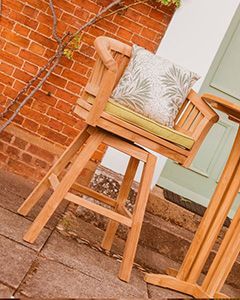 Wholesale Half Moon Swivel Bar Chair