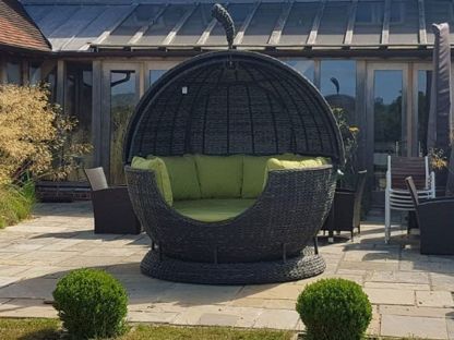Wholesale Midnight Montana Apple Day Bed