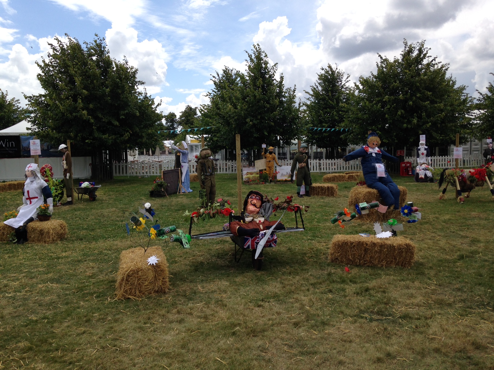 Paying tribute to all those who servied in ww1 from nurses to soldiers