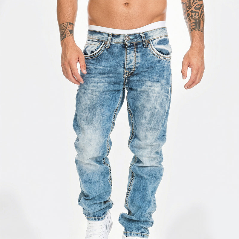 Easy-to-wear summer jeans for men – lightweight stretch fabric, straight cut, versatile and easy to combine ☀️👍