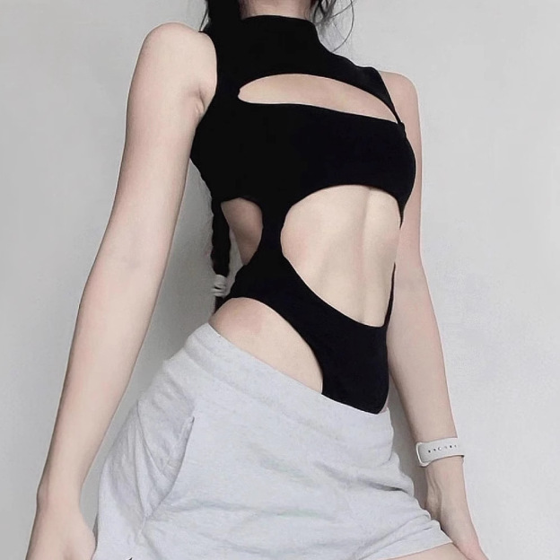 Personalized text pattern hollow suspender jumpsuit