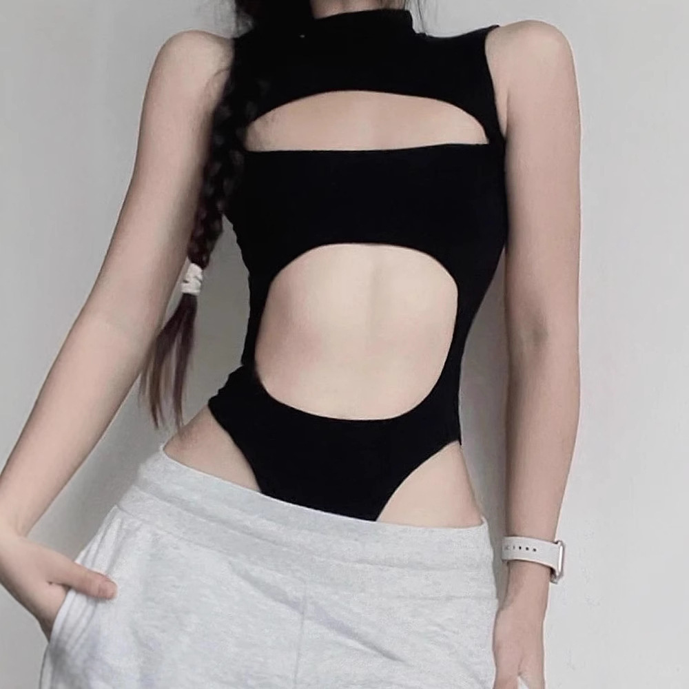 Personalized text pattern hollow suspender jumpsuit