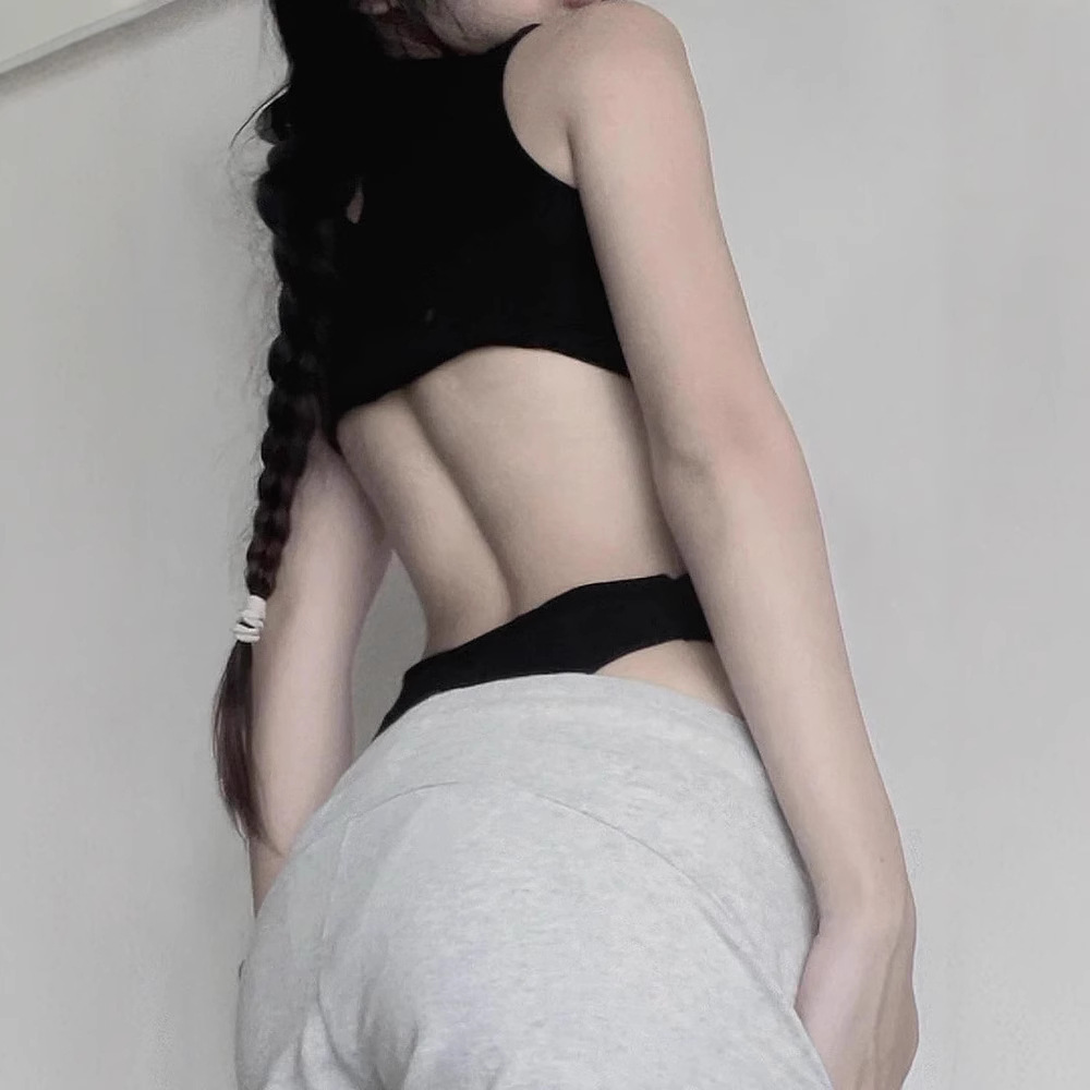 Personalized text pattern hollow suspender jumpsuit