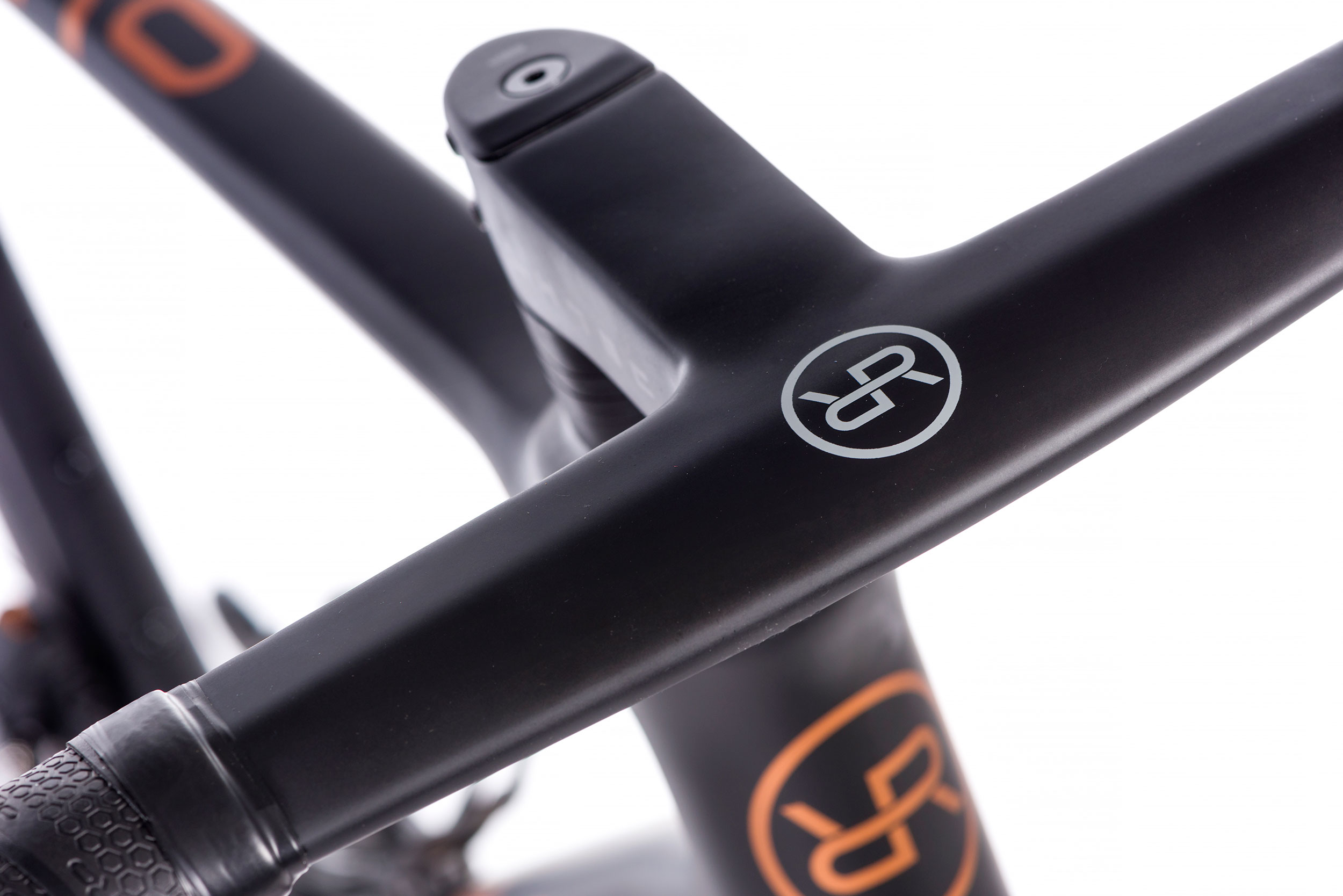 2025 Signature Gold STC Dura Ace Di2/Zipp Bike