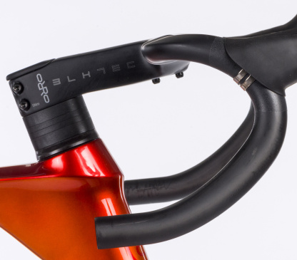 BlkTec R8 One Piece Carbon HandleBar & Stem