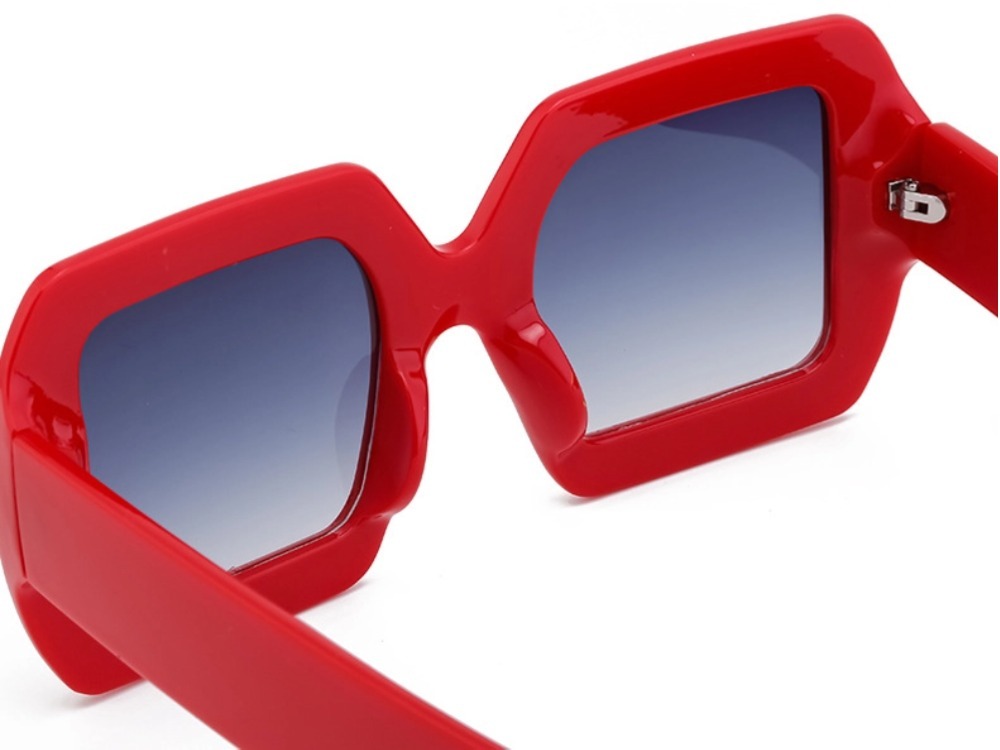 Lindsey - Square Sunglasses