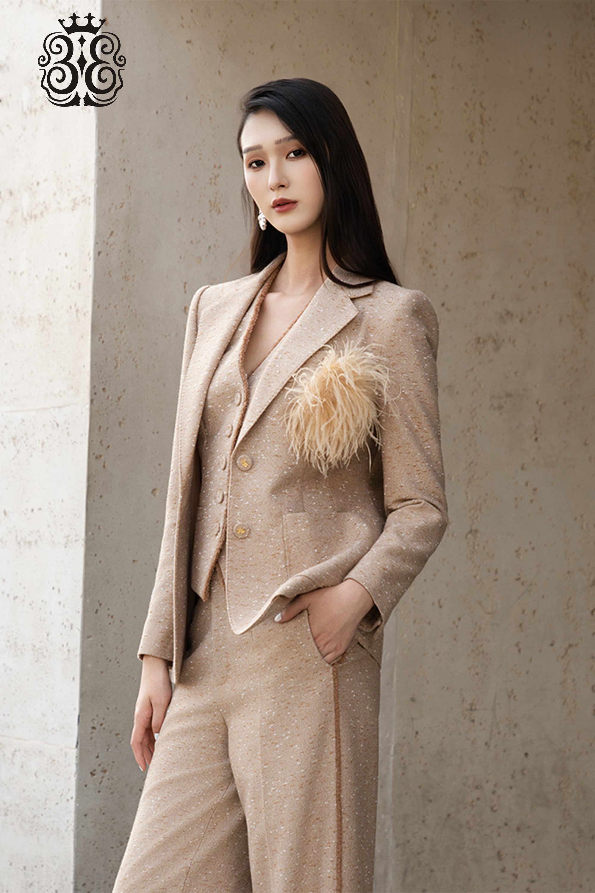 BESIONIA Golden Feather Suit