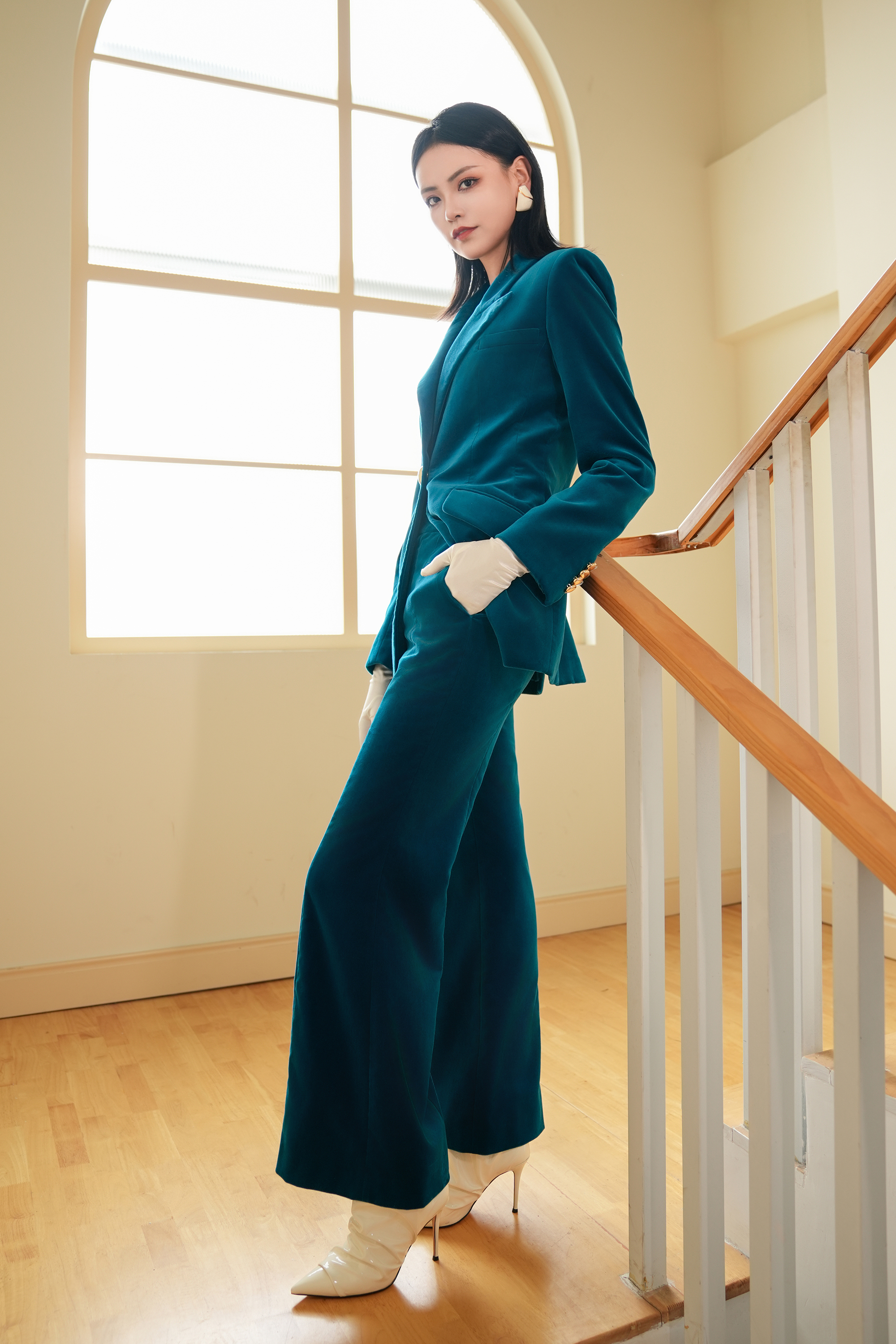 BESIONIA Commuter Velvet Suit