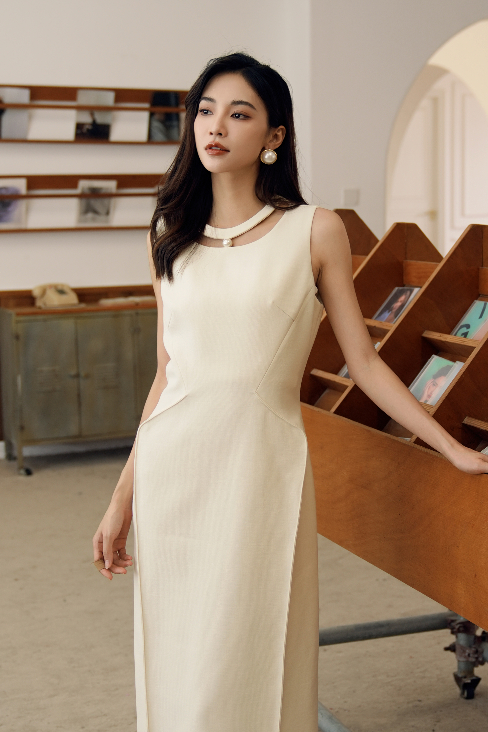 BESIONIA Sleeveless Dress With Cut-out Design